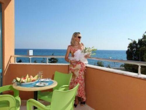 Vella Beach Hotel Tosmur Exterior photo
